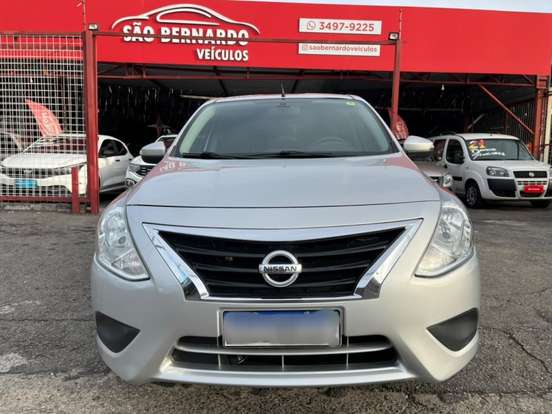 NISSAN-VERSA-2019