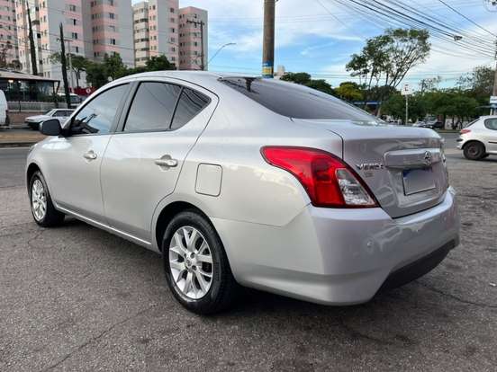 NISSAN-VERSA-2019