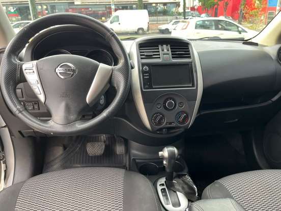 NISSAN-VERSA-2019