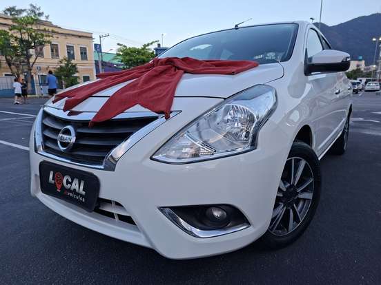NISSAN-VERSA-2019