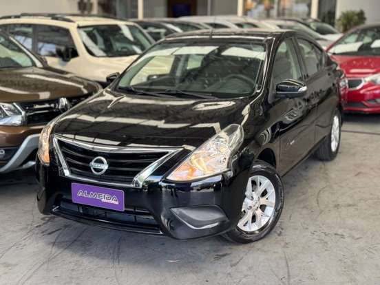 NISSAN-VERSA-2019