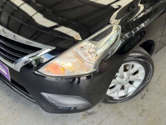 NISSAN-VERSA-2019