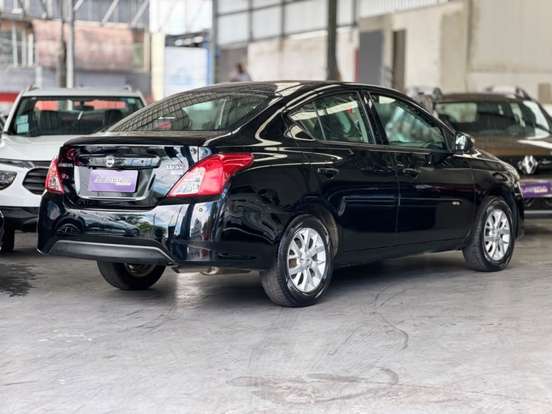 NISSAN-VERSA-2019