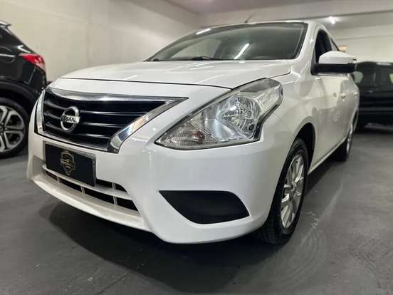NISSAN-VERSA-2018