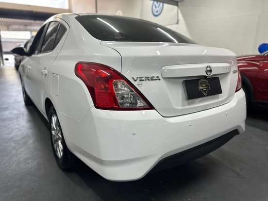 NISSAN-VERSA-1.6 16V FLEXSTART SV 4P XTRONIC NISSAN-VERSA-2018