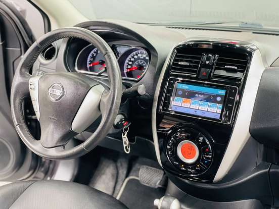 NISSAN-VERSA-2017