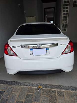 NISSAN-VERSA-2019