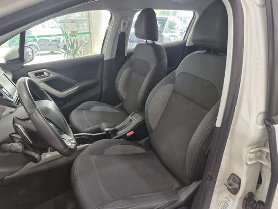 PEUGEOT-2008-2015