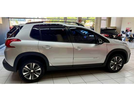 PEUGEOT-2008-2019