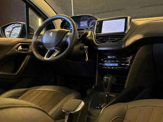PEUGEOT-2008-1.6 16V FLEX GRIFFE 4P AUTOMÁTICO PEUGEOT-2008-2015