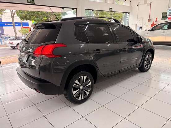 PEUGEOT-2008-2020