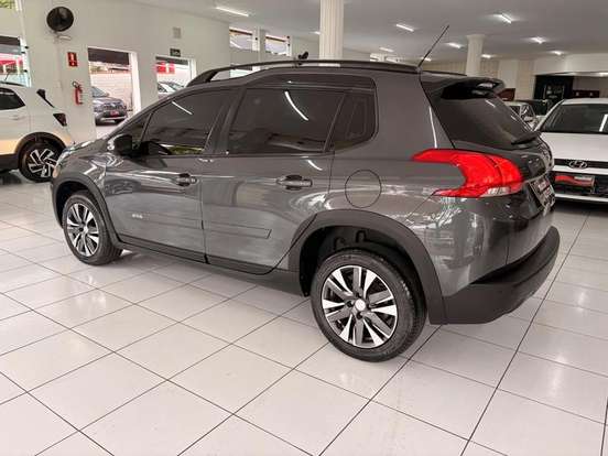 PEUGEOT-2008-2020