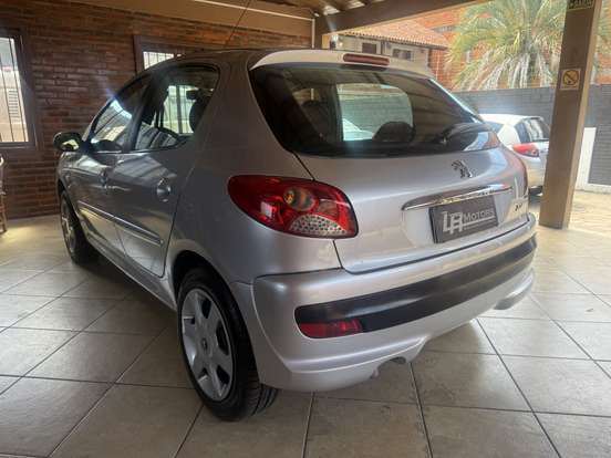 PEUGEOT-207-2010