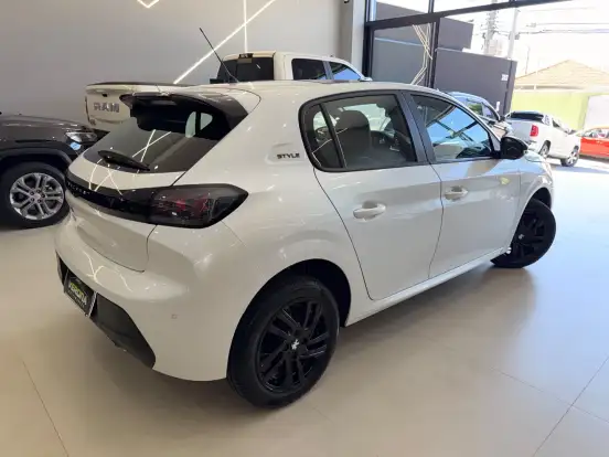 PEUGEOT-208-2023