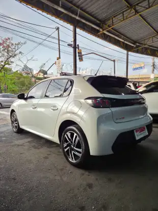PEUGEOT-208-2023