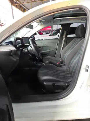 PEUGEOT-208-2023