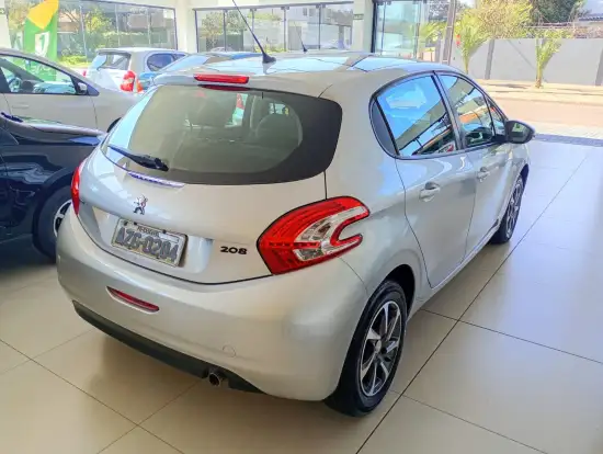 PEUGEOT-208-2014