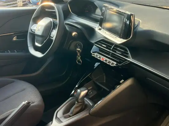 PEUGEOT-208-2022