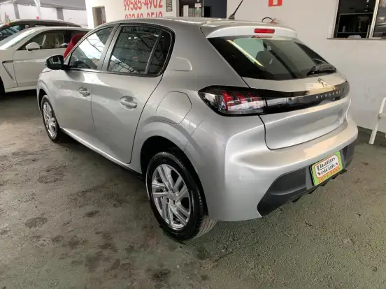 PEUGEOT-208-2021