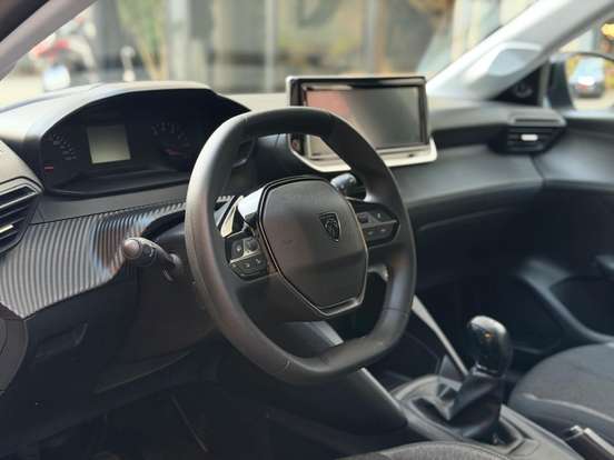 PEUGEOT-208-2025