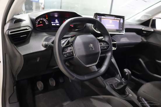 PEUGEOT-208-2024