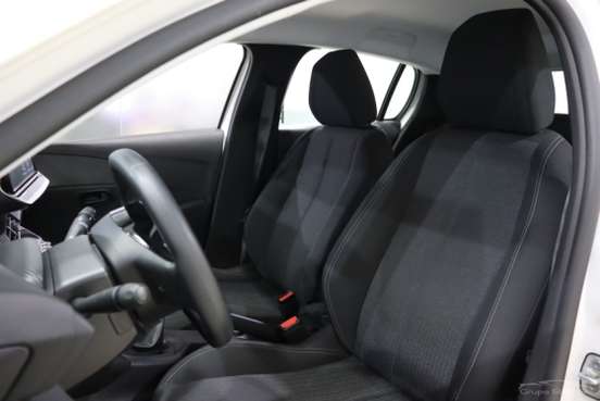 PEUGEOT-208-2024