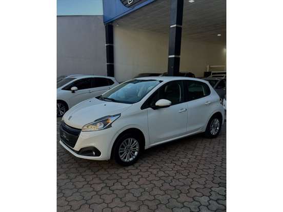 PEUGEOT-208-2019