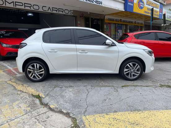 PEUGEOT-208-2022