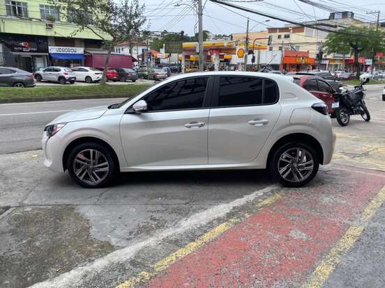 PEUGEOT-208-2022