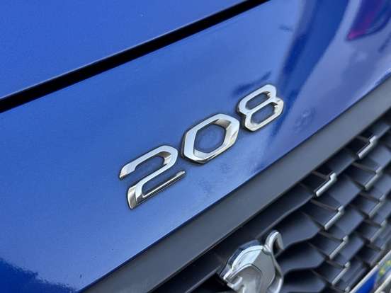 PEUGEOT-208-2021