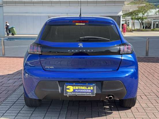 PEUGEOT-208-2021