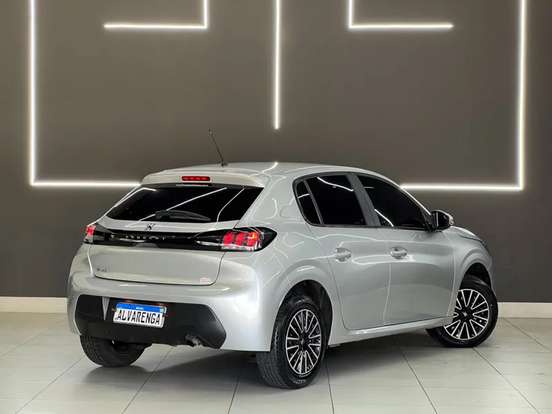 PEUGEOT-208-2021