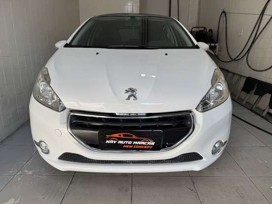 PEUGEOT-208-2015