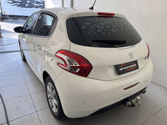 PEUGEOT-208-1.6 ALLURE 16V FLEX 4P AUTOMÁTICO PEUGEOT-208-2015