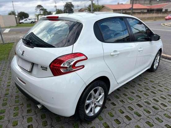 PEUGEOT-208-1.6 ALLURE 16V FLEX 4P AUTOMÁTICO PEUGEOT-208-2015