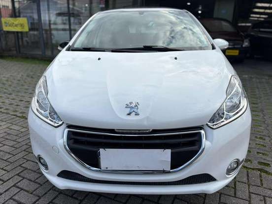PEUGEOT-208-2015