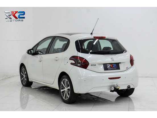 PEUGEOT-208-2018