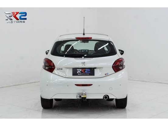 PEUGEOT-208-2018