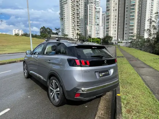 PEUGEOT-3008-2018