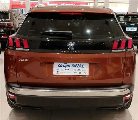 PEUGEOT-3008-2018