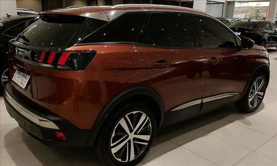 PEUGEOT-3008-2018