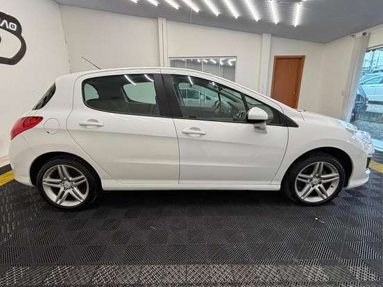 PEUGEOT-308-2012