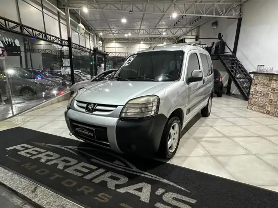 PEUGEOT-PARTNER-2011