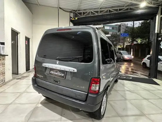 PEUGEOT-PARTNER-2011