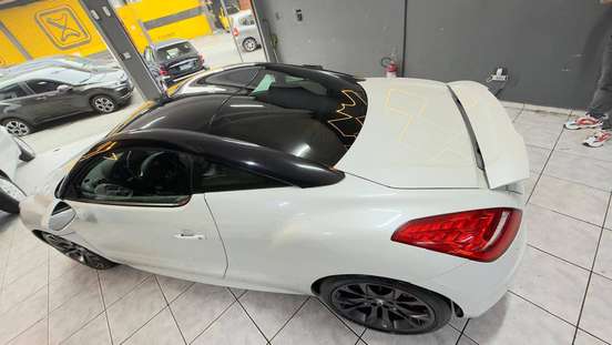 PEUGEOT-RCZ-2012