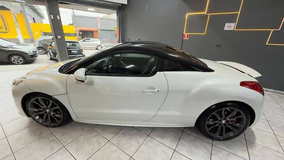 PEUGEOT-RCZ-2012