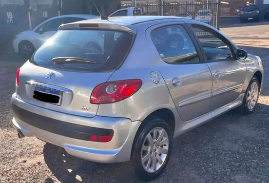 PEUGEOT-207-2009