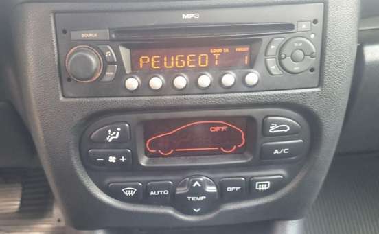 PEUGEOT-207-2009