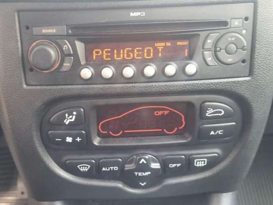 PEUGEOT-207-1.6 XS 16V FLEX 4P MANUAL PEUGEOT-207-2009