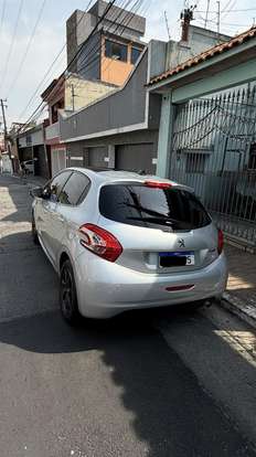 PEUGEOT-208-2013